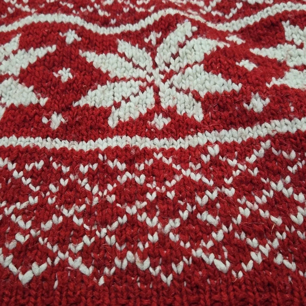 VINTAGE Red Snowflake Pattern Wool Sweater - Picture 12 of 13